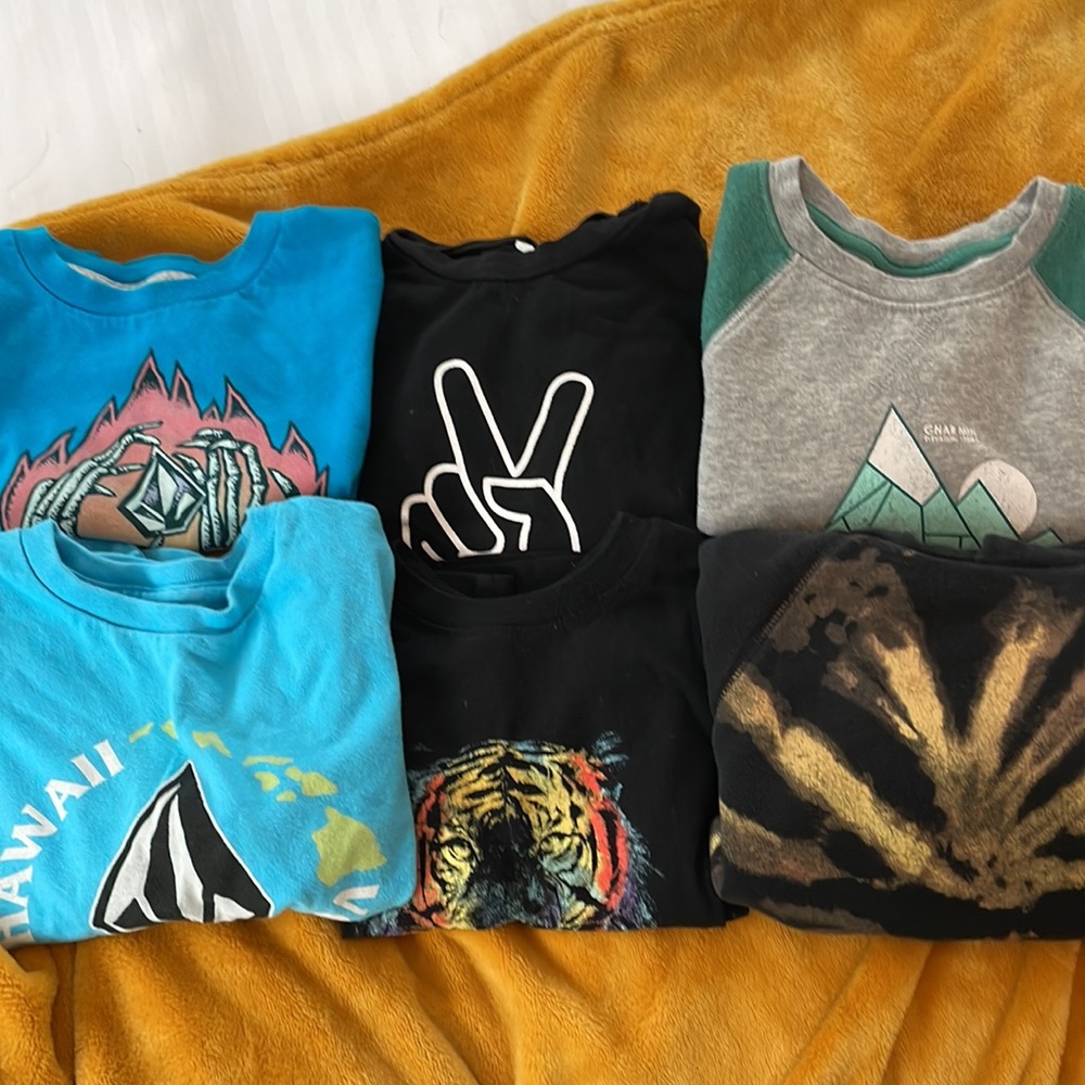 Lot Boys Toddler 18m 2T Volcom & Black shirts